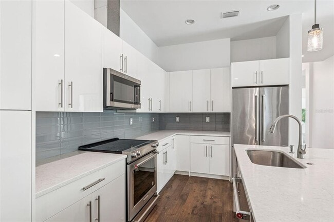 Building Photo - 6719 S Dauphin Ave