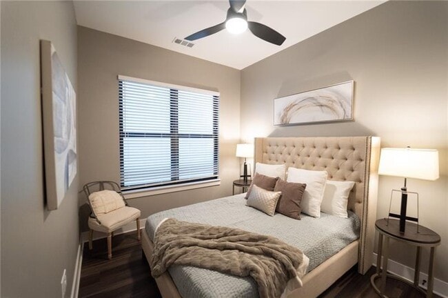 Building Photo - 1052 Fraser St