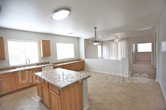 Building Photo - 12658 W Duane Ln