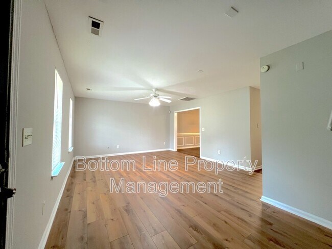 Building Photo - 1335 Braveheart Ln