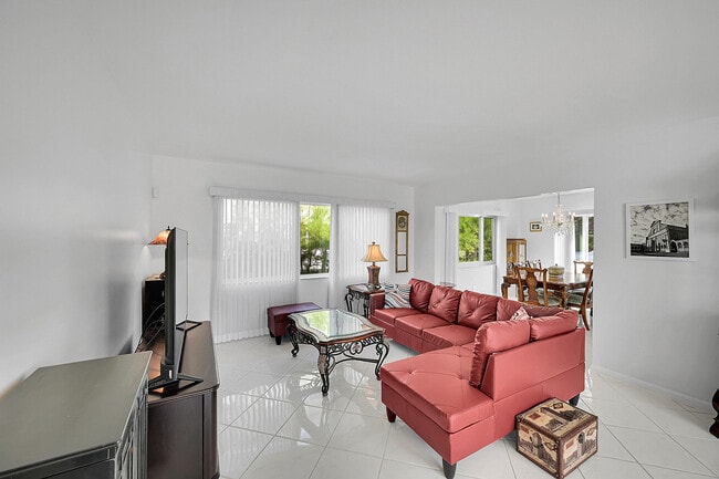 Building Photo - 1702 S Ocean Blvd