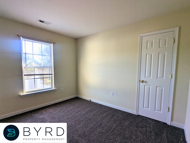 Building Photo - 7625 Fern Hollow Dr