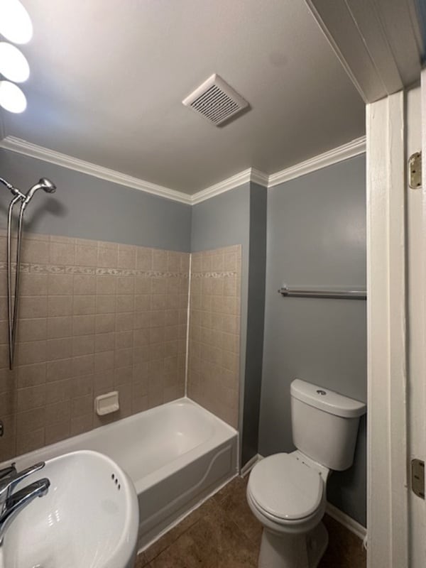 Building Photo - 1127 Cleveland St