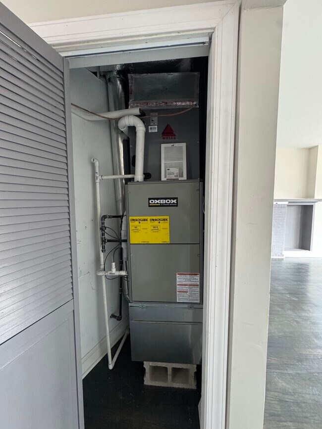 Building Photo - 7730 S Cornell Ave