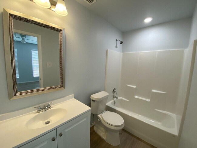 Building Photo - New 3/2/2 Duplex in Northwest Lubbock