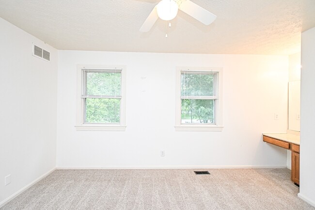 Building Photo - 231 Springfield Pike