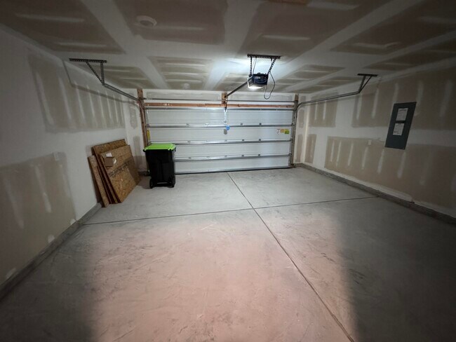 Building Photo - 141 Bud Dr