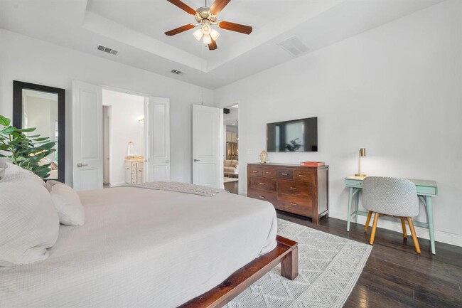 Building Photo - 6701 Teulada Dr