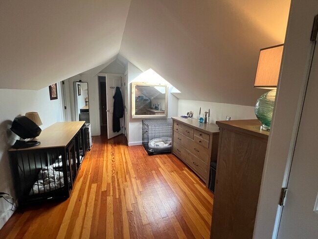 Building Photo - 15 Orchard St