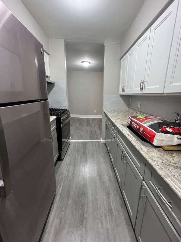 Building Photo - 431 Park Ave