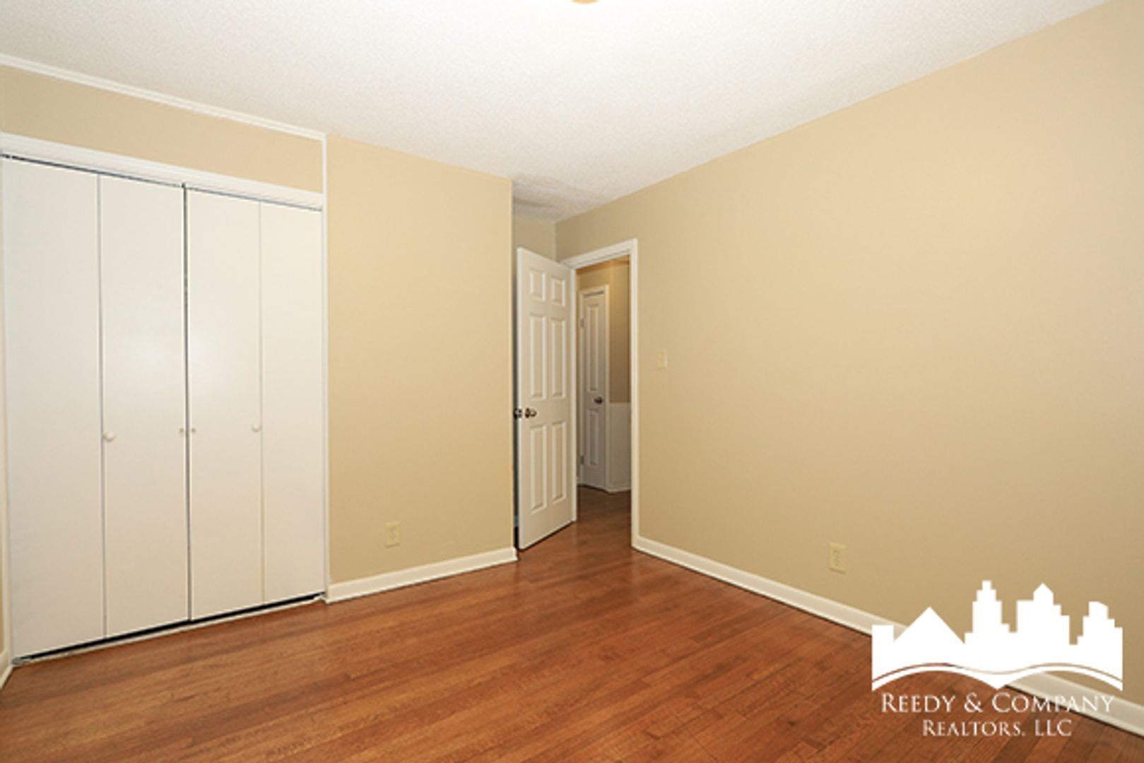 Building Photo - 4227 Kenosha Rd