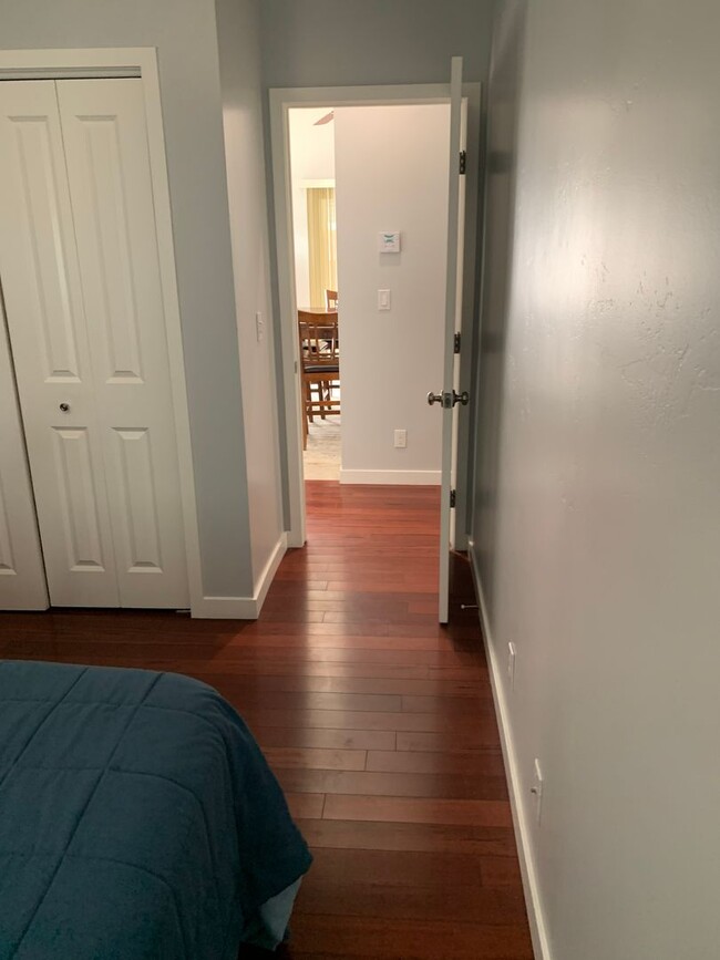 Building Photo - FURNISHED 2+ 2 Cottage - Downtown Ventura