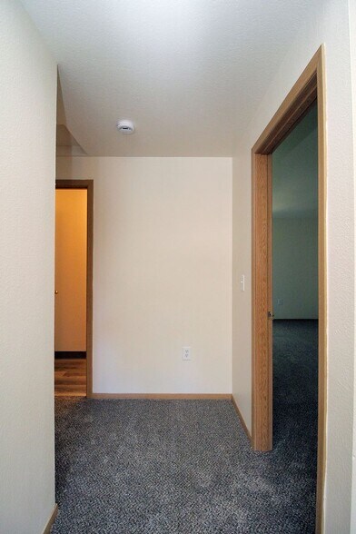 Building Photo - 1432-1422-1428 NE 160th Ave