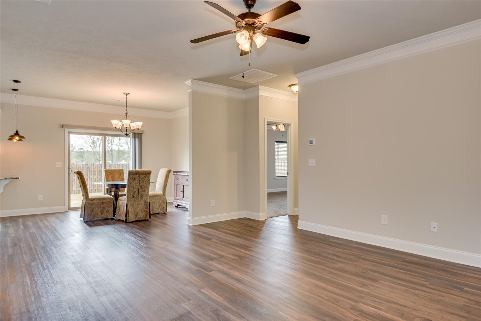 Building Photo - 1030 Swan Ct