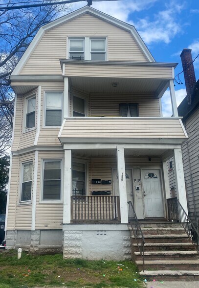 Primary Photo - 158 Alexander St