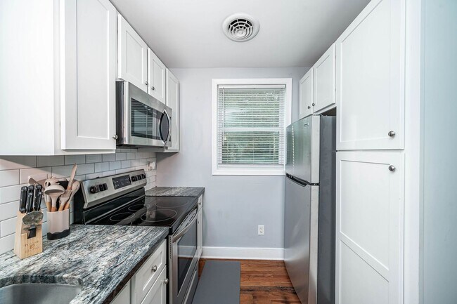 Building Photo - Charming 2-Bed, 1-Bath Home with All-inclu...