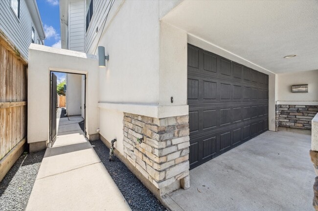 Building Photo - 4409 Schuler St