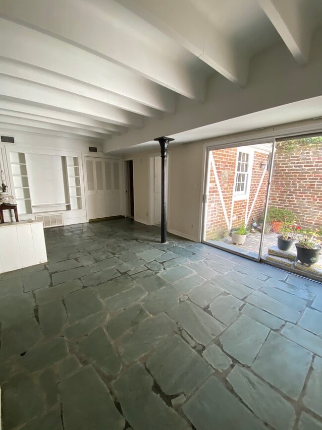 Building Photo - State Street Apartments