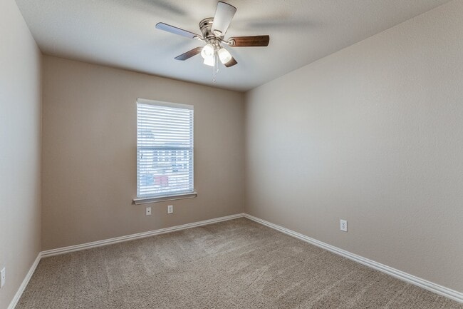 Building Photo - Spacious 3-Bedroom Townhouse with 2.5 Baths in North Fort Worth