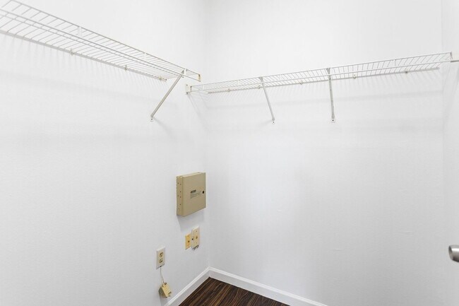 Building Photo - 17906 Villa Creek Dr