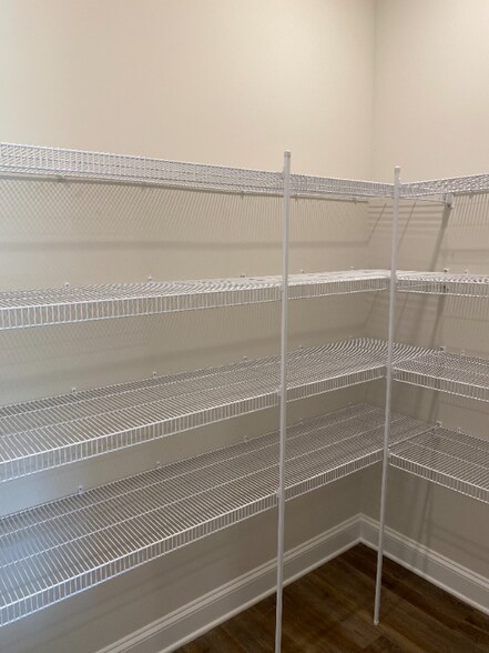 Building Photo - 105 Level Dr