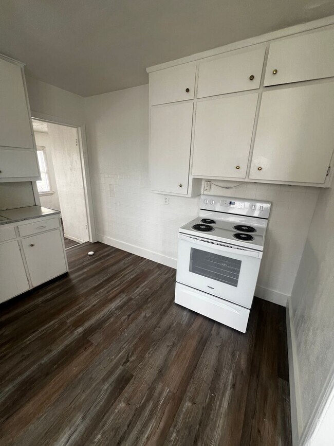 Building Photo - 454 N 7th Ave