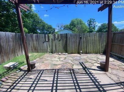 Building Photo - 512 Eberhart Ln