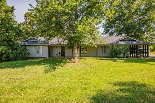 Building Photo - 107 NW Winfield Ln