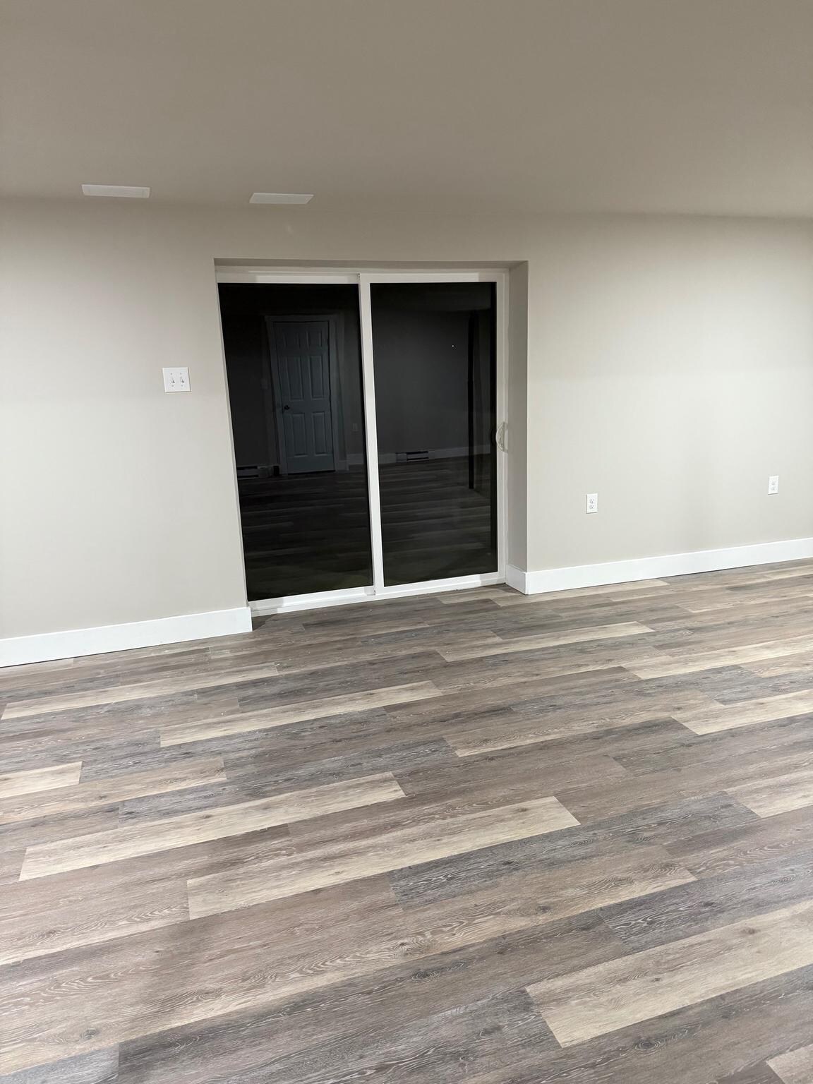 Building Photo - 6580 Fairway Dr W