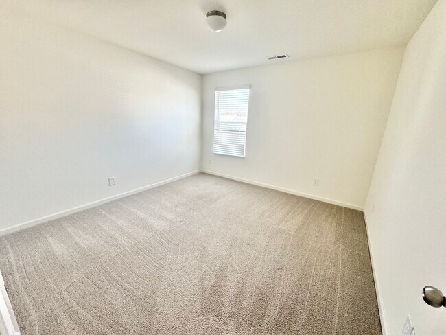 Building Photo - 3 Bedroom paired home with loft and 2 car garage minutes from shopping,  I-40 and I-77 _SPRING SP...