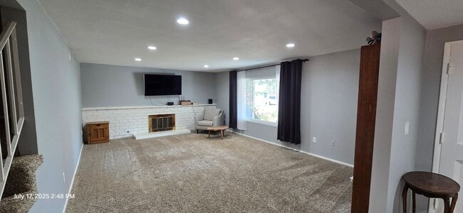 Building Photo - 2051 Rancho Dr
