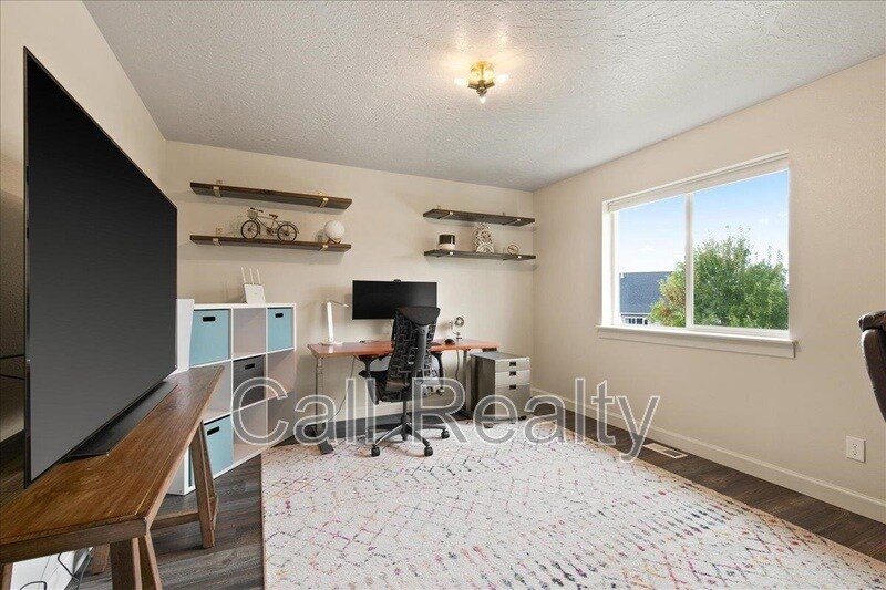 Building Photo - 2522 W Juliann Ct
