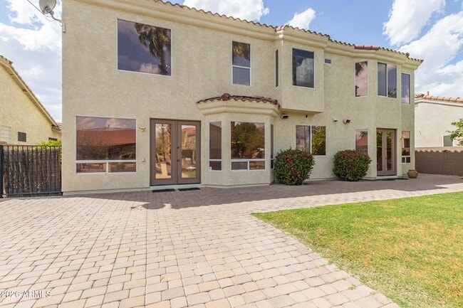 Building Photo - 589 N Acacia Dr