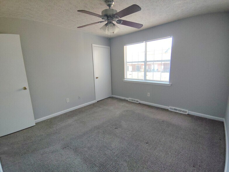 Building Photo - 16 Duiguid Dr