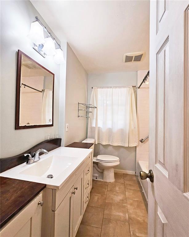 Building Photo - 194 Kenneth Dr