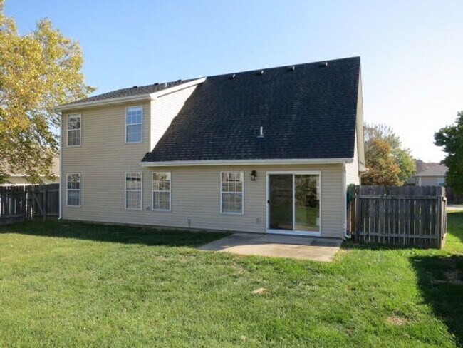 Building Photo - 3604 Churchill Dr
