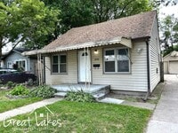Building Photo - Charming 2 Bedroom 1 Bathroom now availabl...
