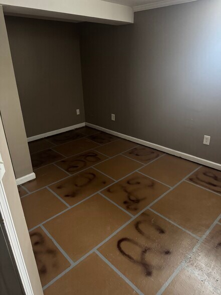 Building Photo - 25265 Coolidge Hwy