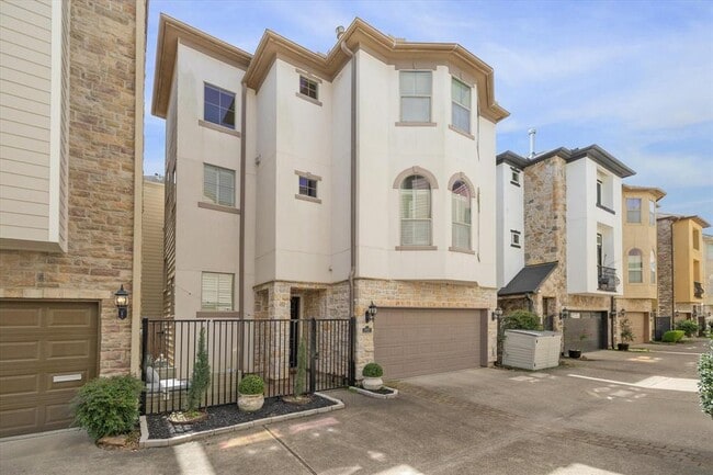 Building Photo - 5807 Birdsall Market Pl