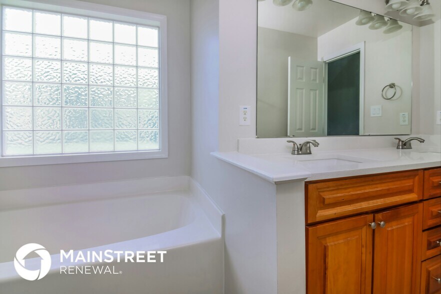 Building Photo - 7100 Bristoe Station Ln