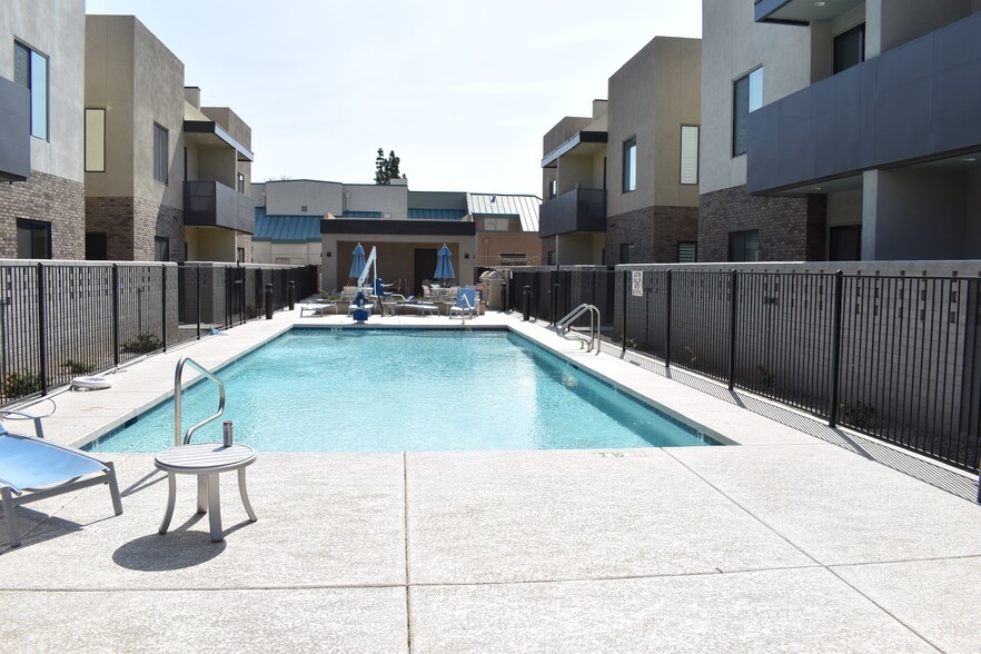 Community Pool - 901 S Smith Rd