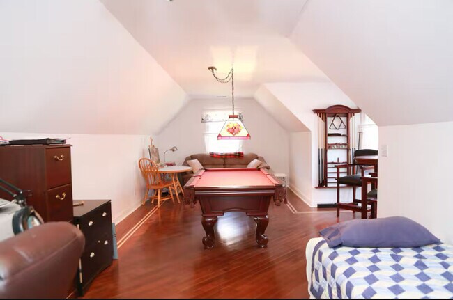 Building Photo - 3709 Woodburn Dr
