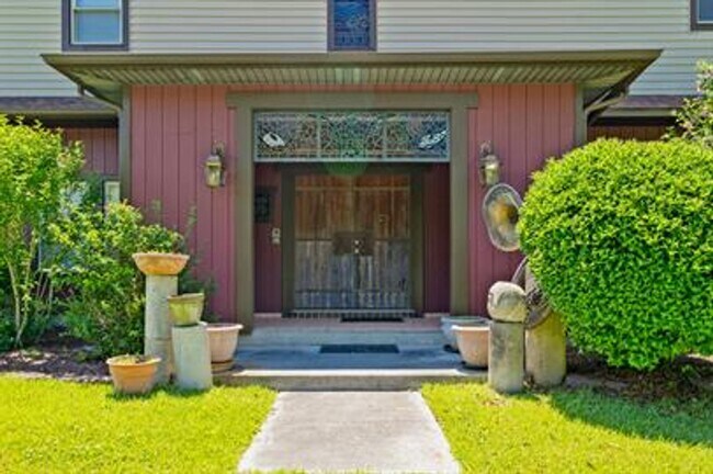 Building Photo - Uniquely breathtaking custom home with in-law suite on almost 4 acres