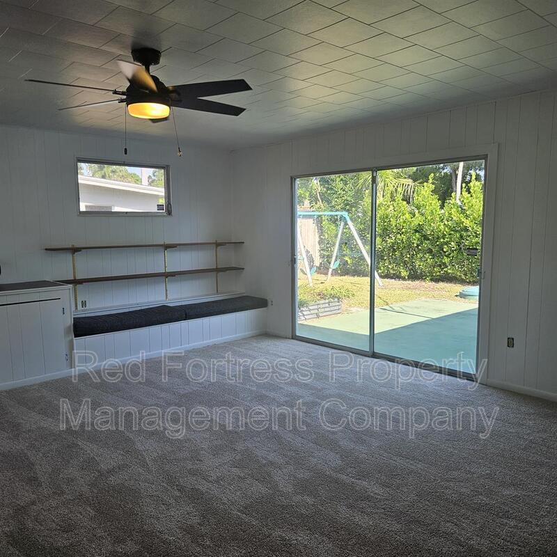 Building Photo - 1531 Grace Ave