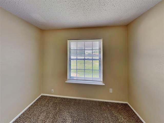 Building Photo - 224 Lakeway Ct