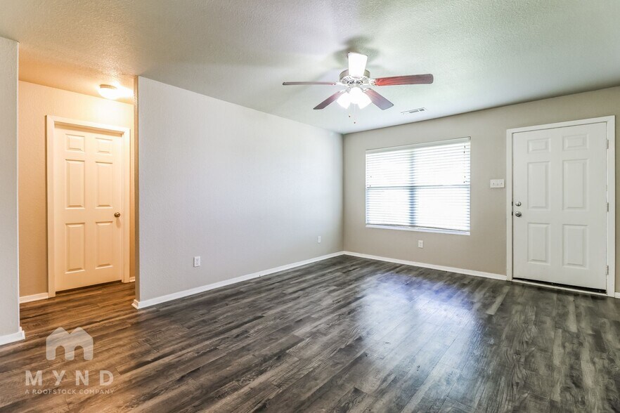 Building Photo - 6049 Orange Valley Cove