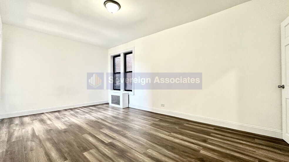 Building Photo - 305 Convent Ave