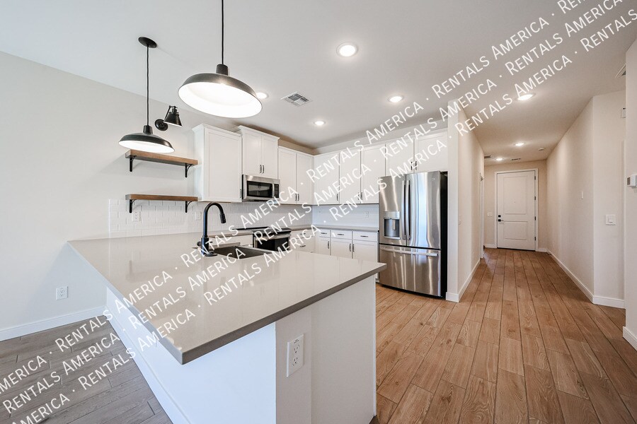 Building Photo - 7857 N 79th Ave