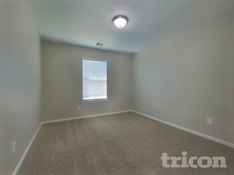 Building Photo - 11415 Carla St