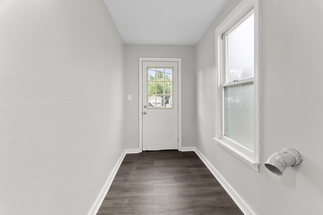 Building Photo - 2474 4th St